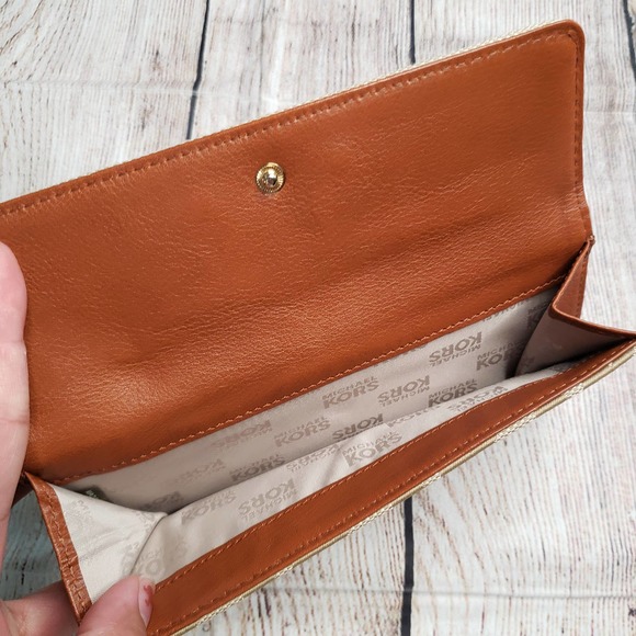 MICHAEL KORS Tri-fold Brown Wallet - Picture 5 of 5